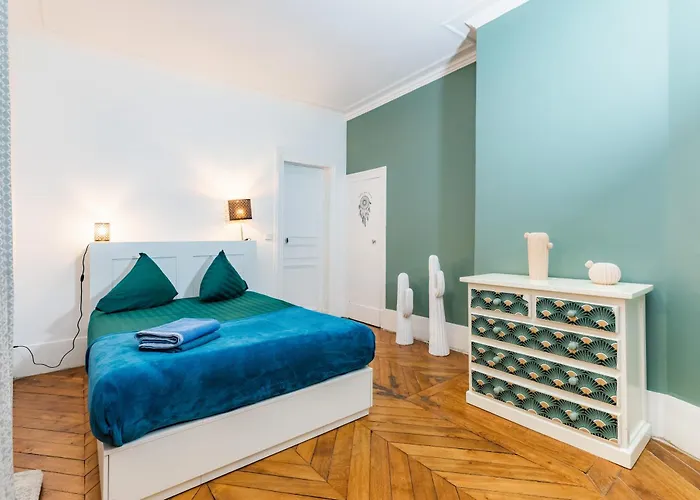 Apartment Avenue Ternes Paris