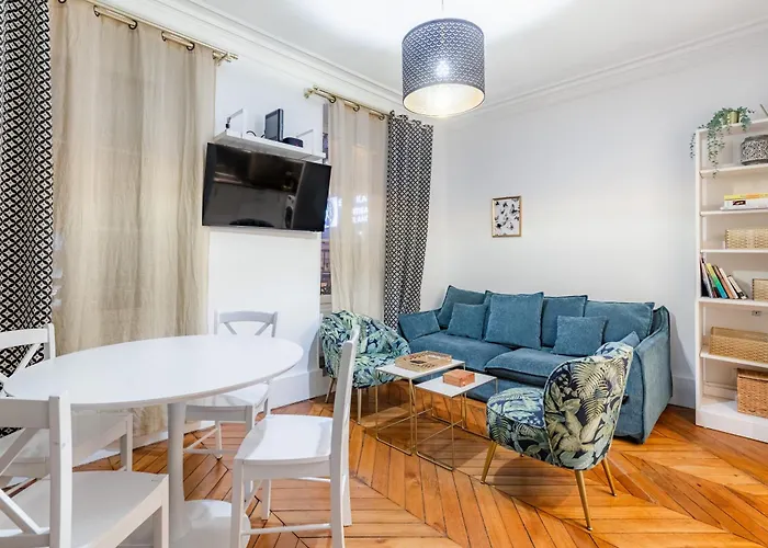 Avenue Ternes Apartment *