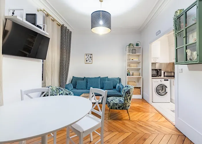 Avenue Ternes Apartment