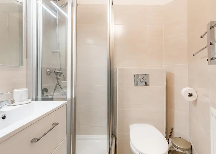 Avenue Ternes Apartment *